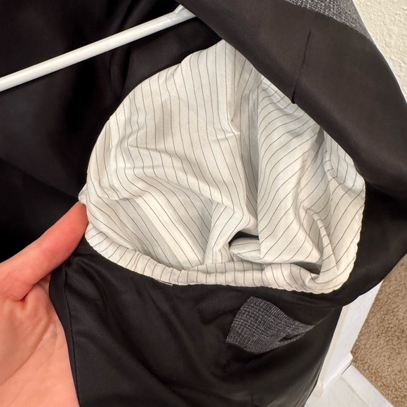 Theory Men's 40R Gray Dobby Weave Wool Blend Two Button Blazer - Picture 11 of 11